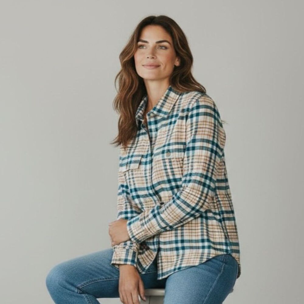 LL Bean Signature Flannel Shirt Womens M Lightweight Plaid Cabincore Outdoor
